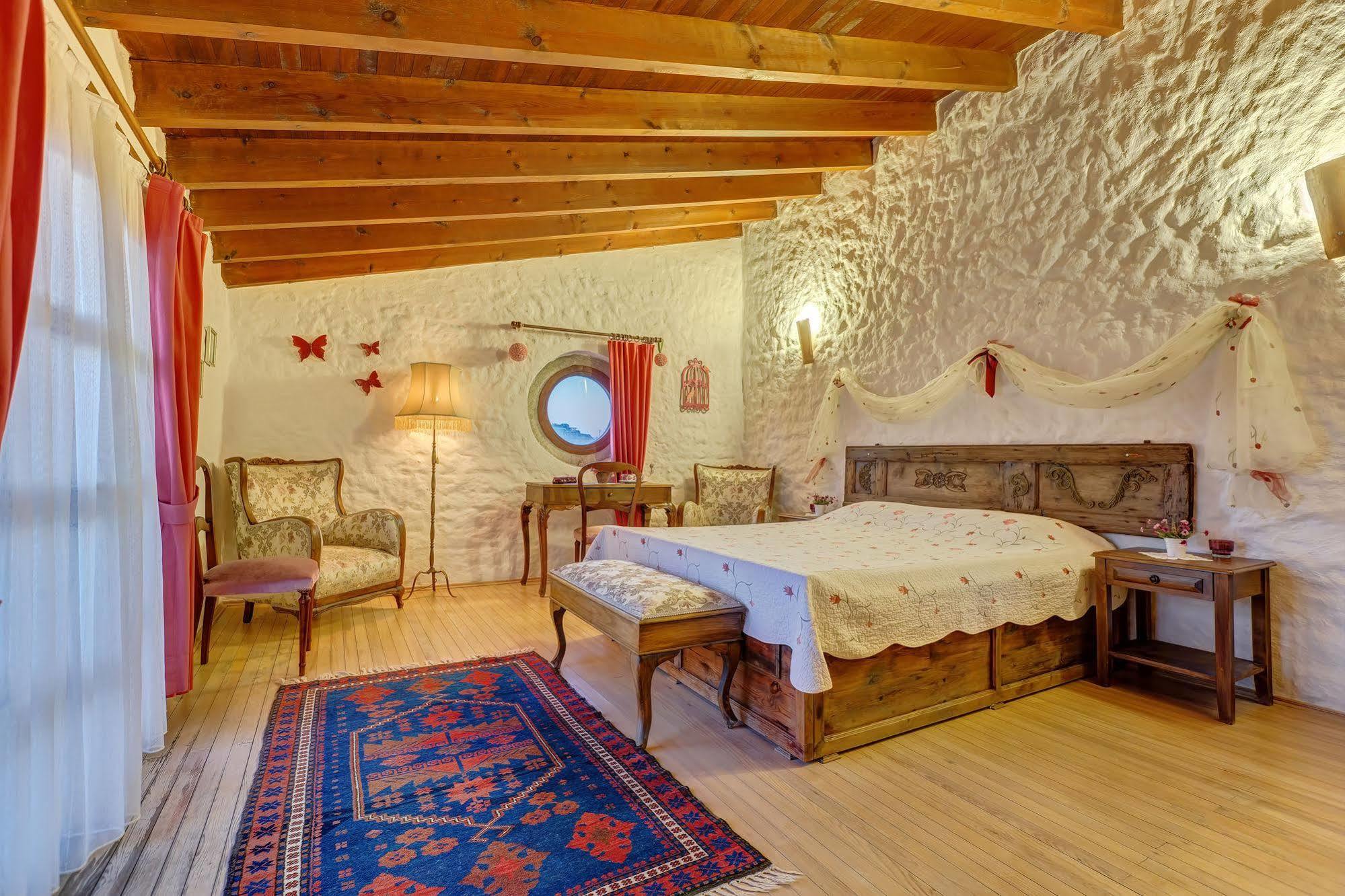 Lale Lodge Hotel Alaçatı Luaran gambar